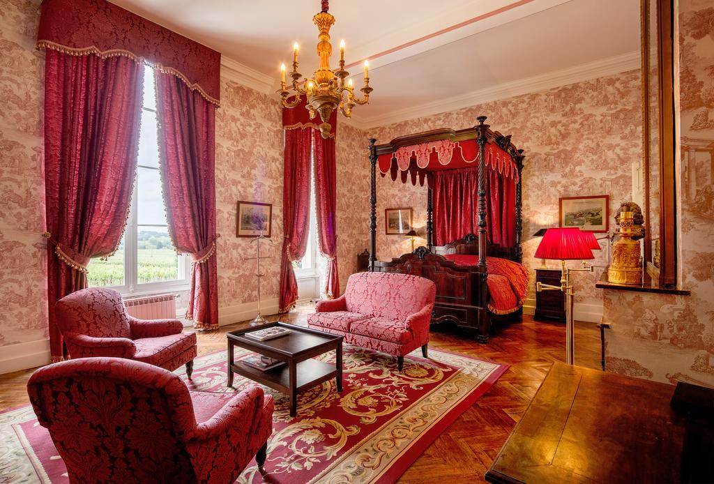 Chateau Fombrauge Saint-Christophe-des-Bardes Rum bild